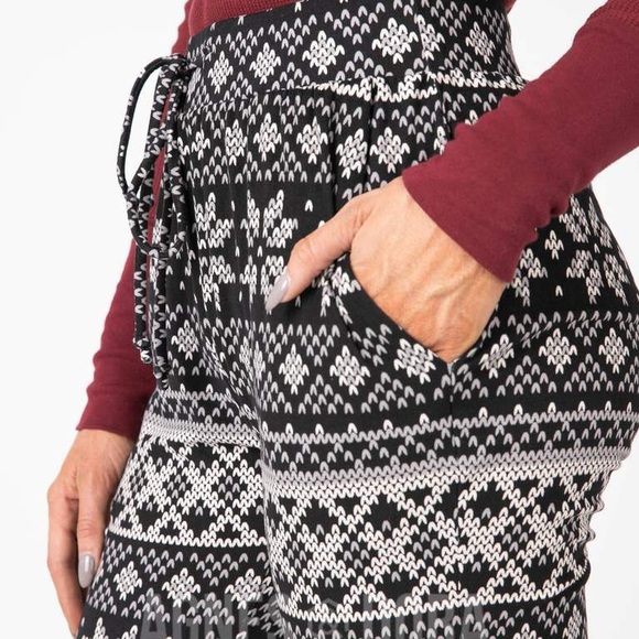 Agnes & Dora Everyday Joggers Limited Edition Holiday Joggers NWT - Picture 3 of 4